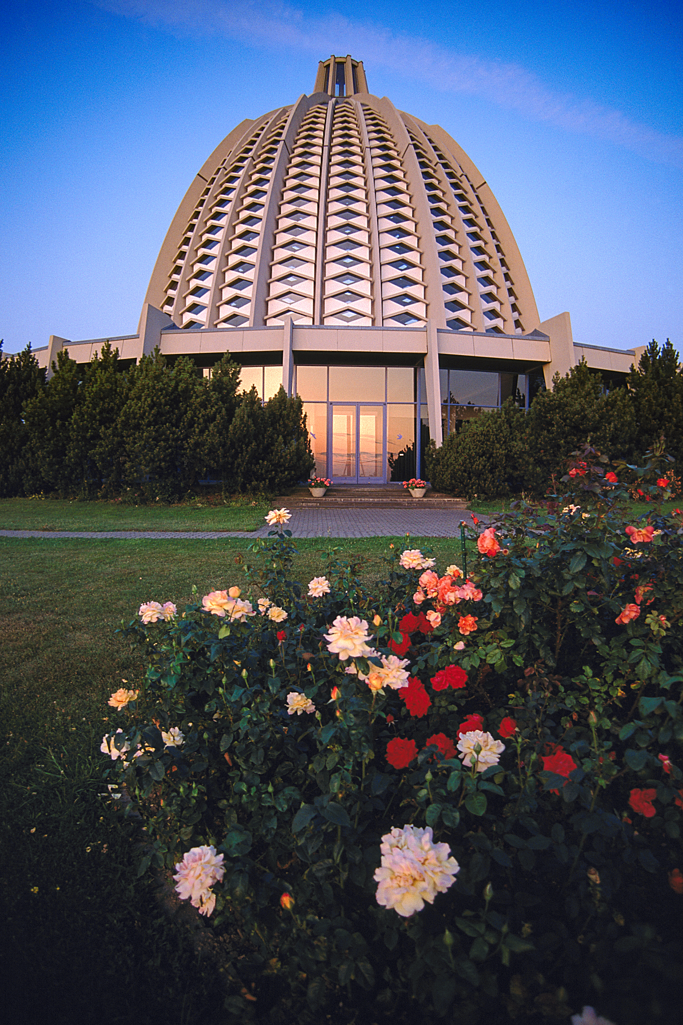 Fifth Bahá'í House of Worship, Continental  -  Hofheim-Langenhain, Germany, Europe